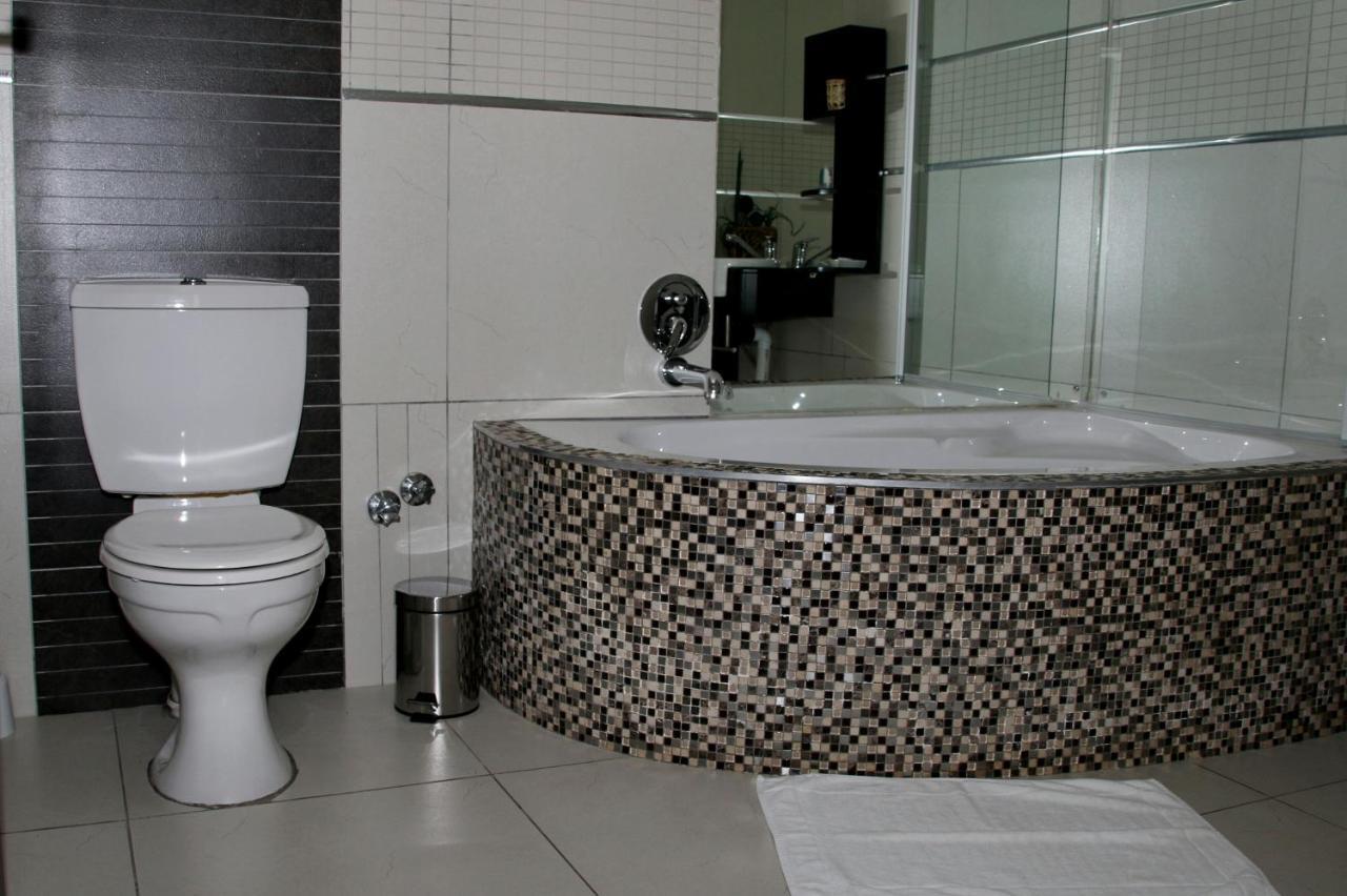 Aalwyns Guesthouse Vanderbijlpark Δωμάτιο φωτογραφία
